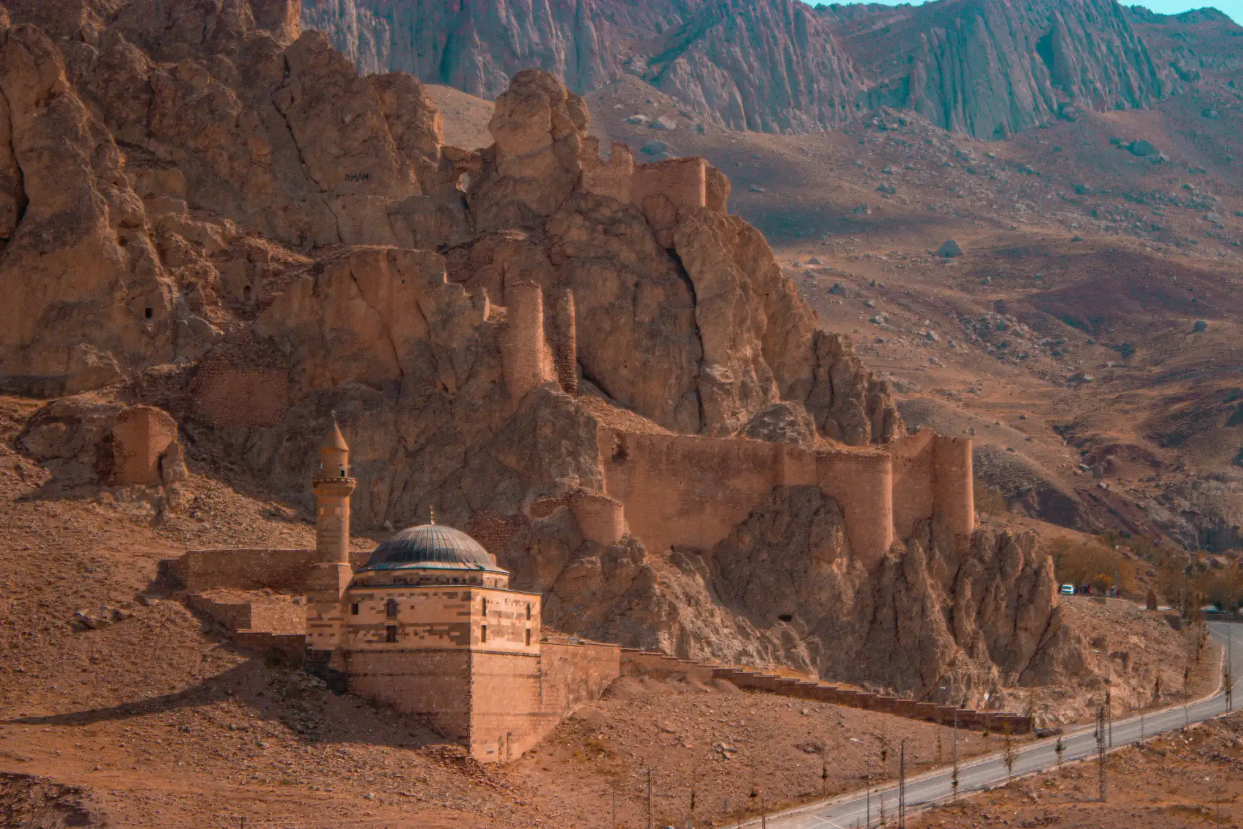 İshak Paşa Palace in the hills above Doğubayazıt